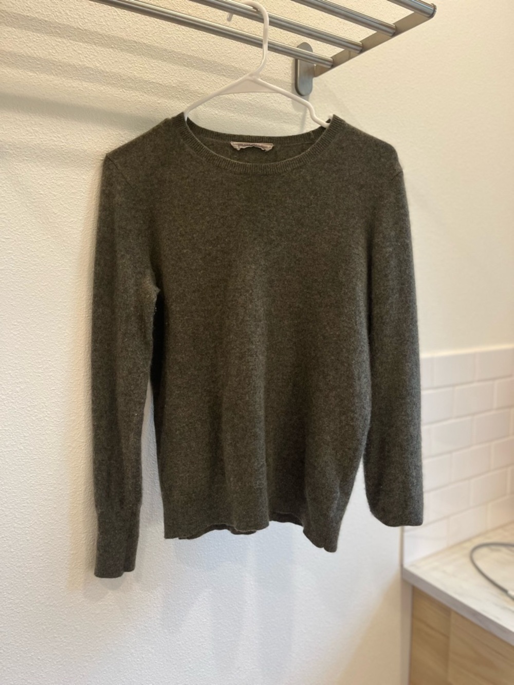 Everlane 100% Cashmere Crew Sweater M